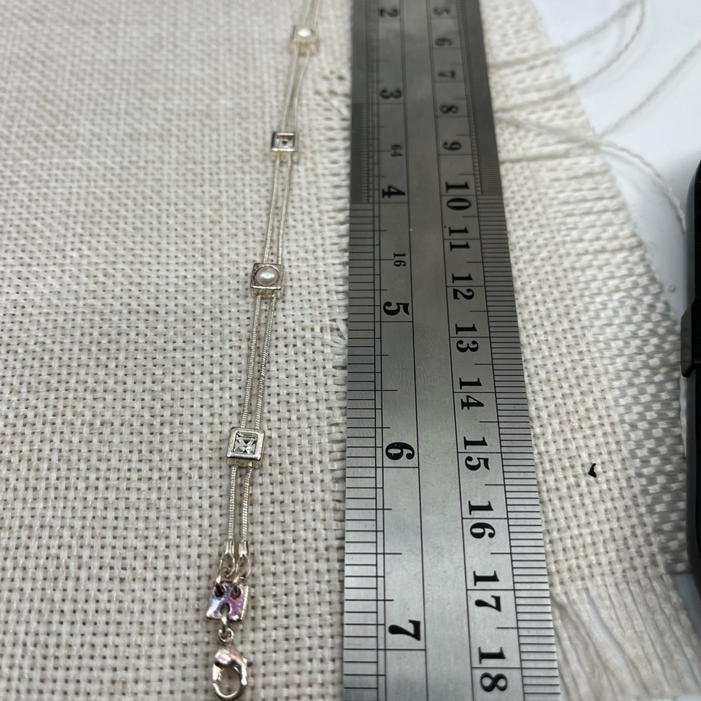 ✨ Vintage Silver-Tone Double-Strand Bracelet with CZ and Faux Pearls - Picture 4 of 12